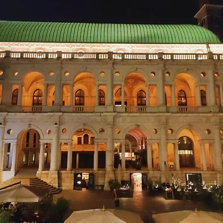 Διαμέρισμα Casa Margherita Basilica View & Terrace Βιτσέντζα